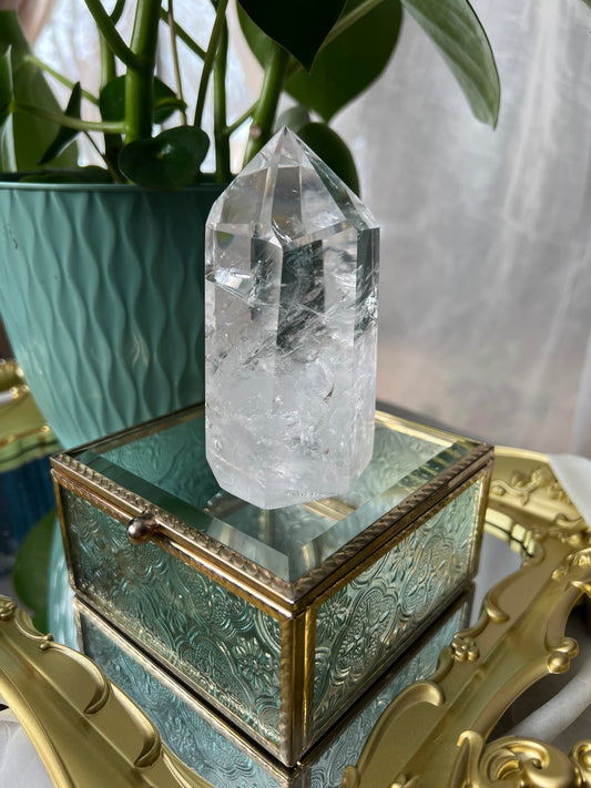 Clear Quartz: A Timeless Treasure of Healing and Energy